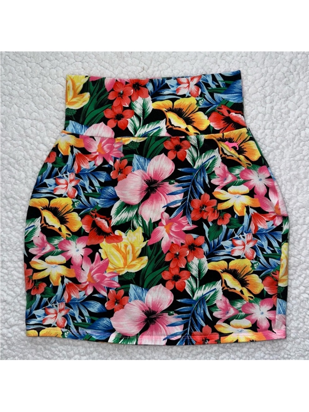 Y2K PINK Hawaiian tropical floral mini skirt Victoria’s Secret stretchy soft S